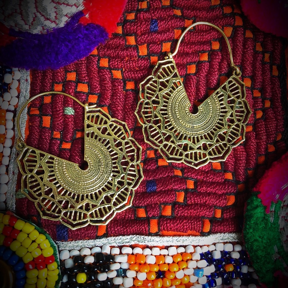 Mándala brass earrings